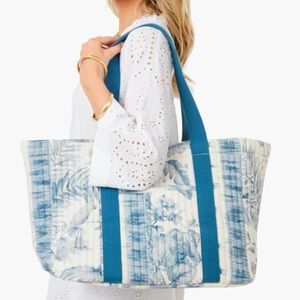 TUCKERNUCK Menagerie Toile Quilted Tote Bag - NEW